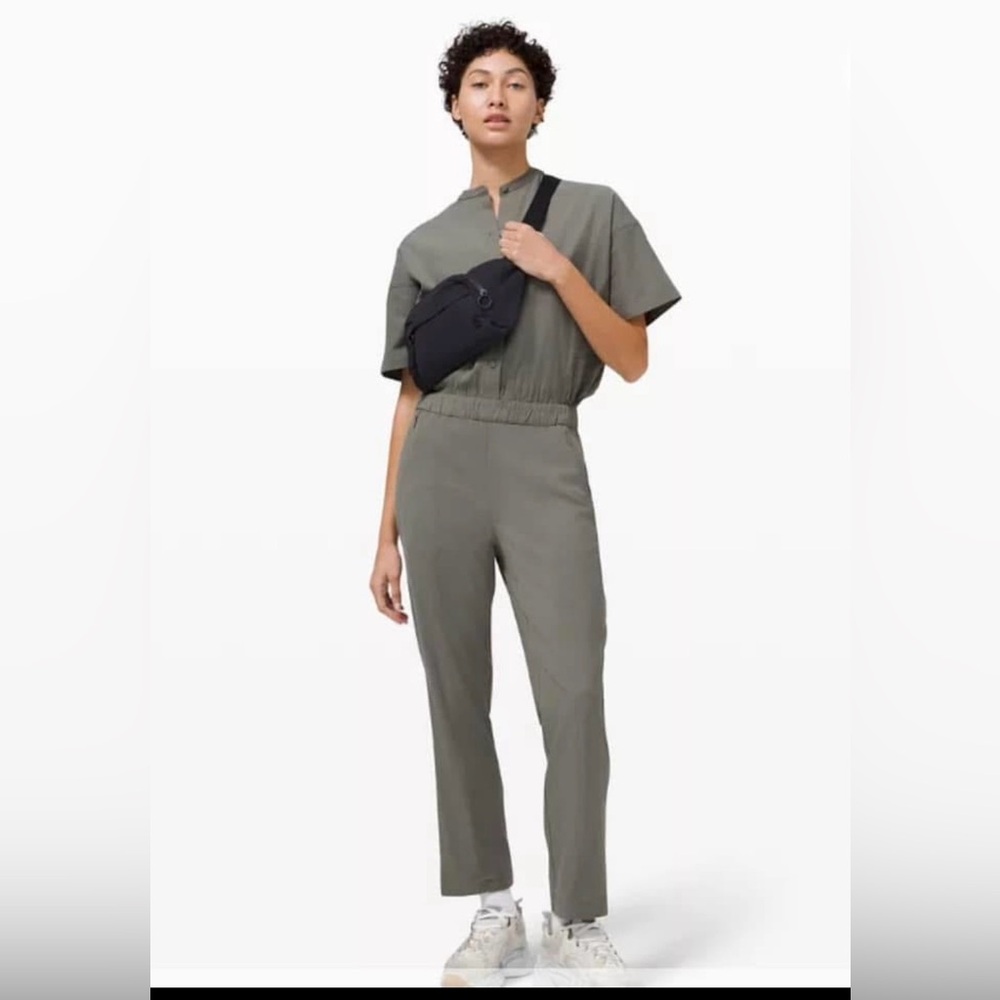 Lululemon Perfectly Poised Jumpsuit in Grey Sage Size 6